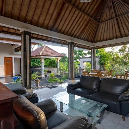 Villa Amari By Wizzela Batumadeg Bagian luar foto
