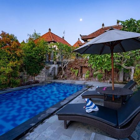 Villa Amari By Wizzela Batumadeg Bagian luar foto