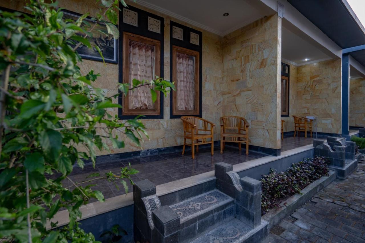 Villa Amari By Wizzela Batumadeg Bagian luar foto