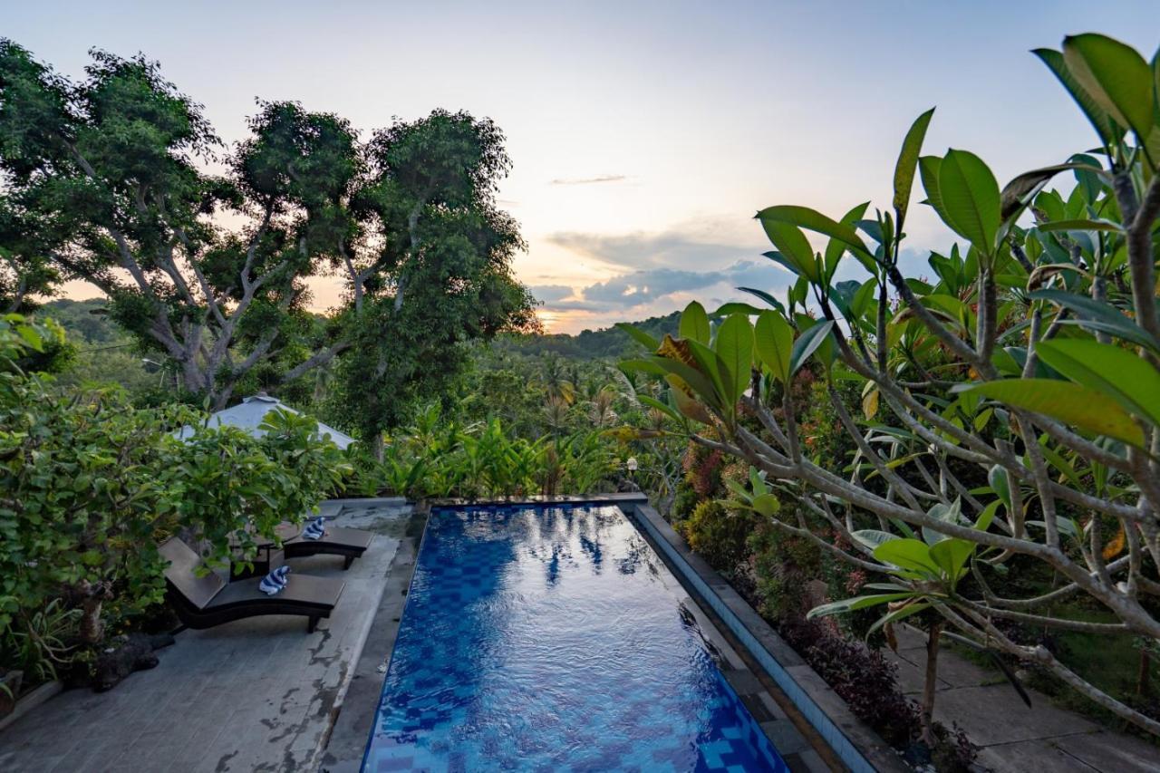 Villa Amari By Wizzela Batumadeg Bagian luar foto