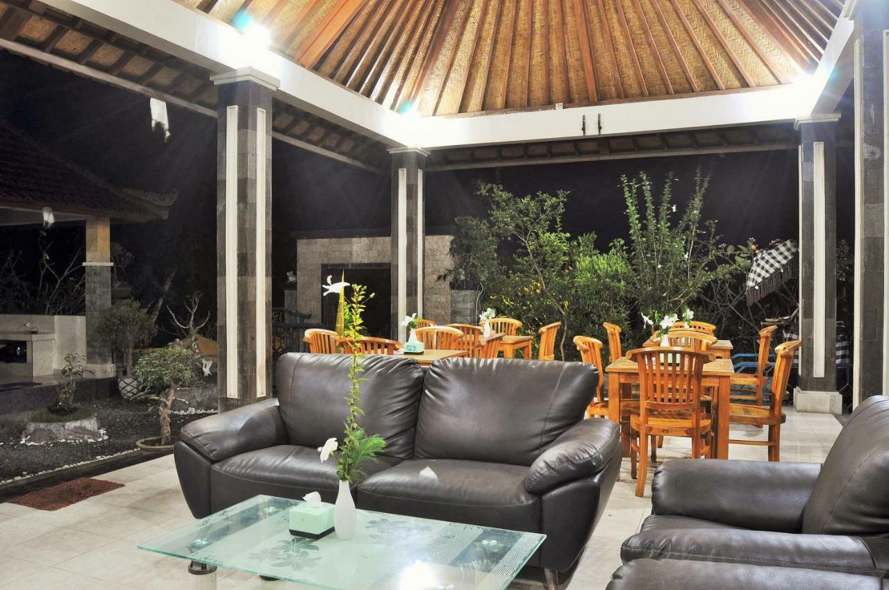 Villa Amari By Wizzela Batumadeg Bagian luar foto
